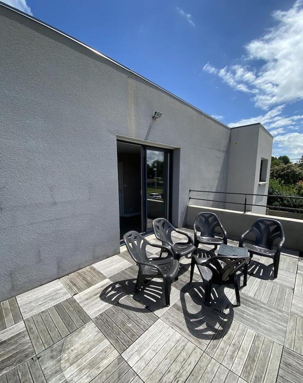 Maison Moderne Avec Piscine Chauffee Dans La Baie Du Mont St Michel 200M2 Yquelon Exterior photo